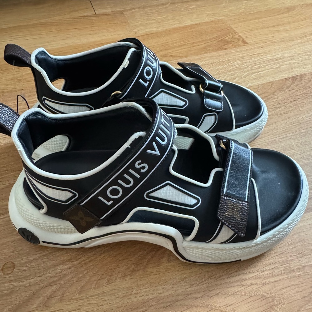 Louis Vuitton Black and White Strap Sandals - Picture 4 of 5